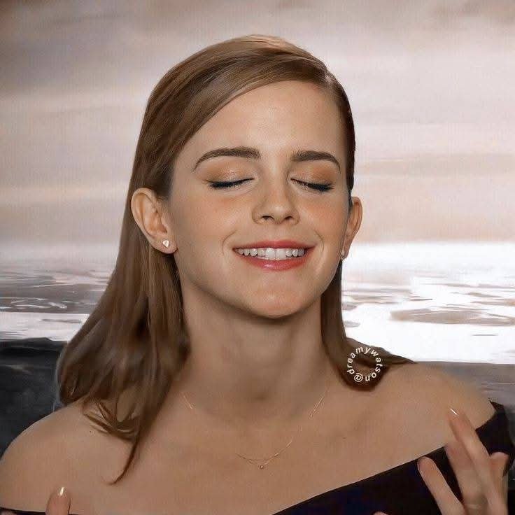 pltb8kPz Emma Watson 06.jpg